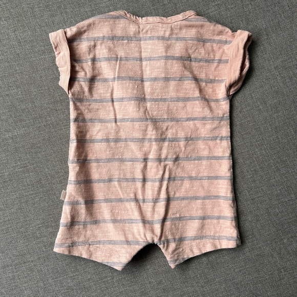 Boy’s Short Sleeve Romper - Picture 2 of 4